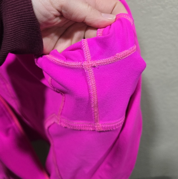 Lululemon Forme Jacket Cuffins *callout* - Picture 4 of 9